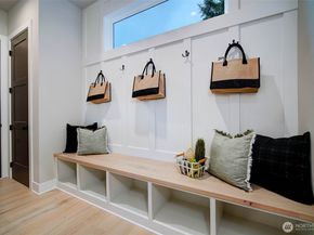 12813 NE 65th Lane, Kirkland WA 98033