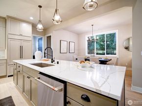 12813 NE 65th Lane, Kirkland WA 98033