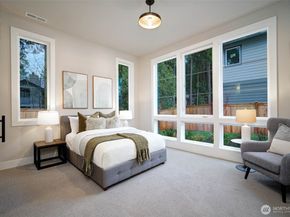 12813 NE 65th Lane, Kirkland WA 98033