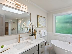 12813 NE 65th Lane, Kirkland WA 98033