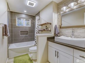 18517 44th Avenue W, Lynnwood WA 98037