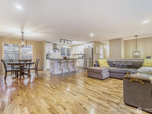 18517 44th Avenue W, Lynnwood WA 98037