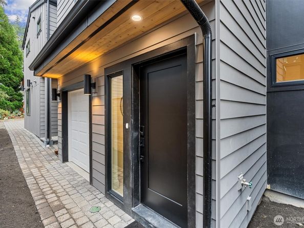 1255 NE 100th Street, Seattle WA 98125