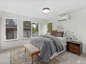 1255 NE 100th Street, Seattle WA 98125