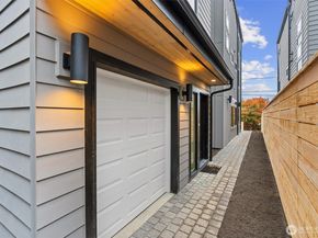 1255 NE 100th Street, Seattle WA 98125