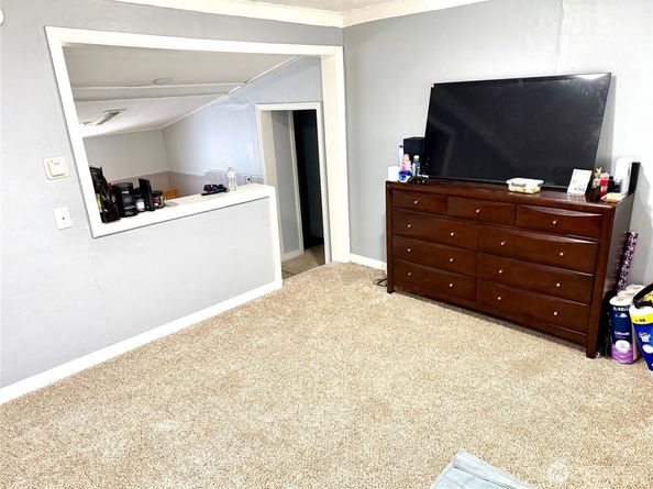 11040 11th Avenue SW, Seattle WA 98146