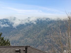 23300 SE Black Nugget Road D3, Issaquah WA 98029