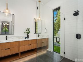 2436 134th Avenue NE, Bellevue WA 98005