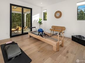 2436 134th Avenue NE, Bellevue WA 98005