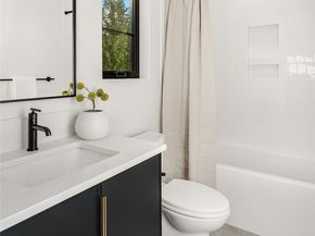 2436 134th Avenue NE, Bellevue WA 98005