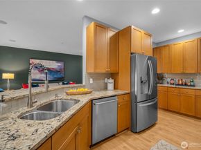 6441 SE Cougar Mountain Way, Bellevue WA 98006