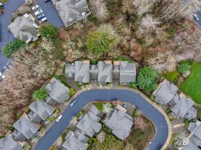 6441 SE Cougar Mountain Way, Bellevue WA 98006