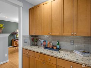 6441 SE Cougar Mountain Way, Bellevue WA 98006