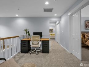 6441 SE Cougar Mountain Way, Bellevue WA 98006