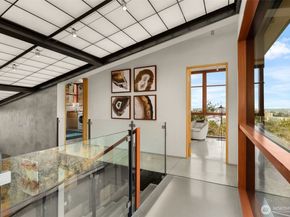 1527 E Howe Street, Seattle WA 98112