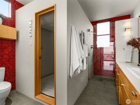 1527 E Howe Street, Seattle WA 98112