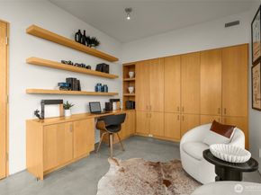 1527 E Howe Street, Seattle WA 98112