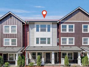 19244 NE 69th Circle 104, Redmond WA 98052