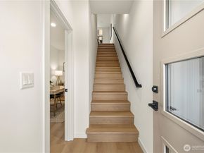 3817 D Fremont Avenue N, Seattle WA 98103