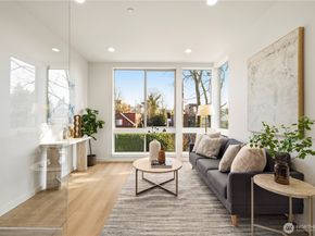 3817 D Fremont Avenue N, Seattle WA 98103