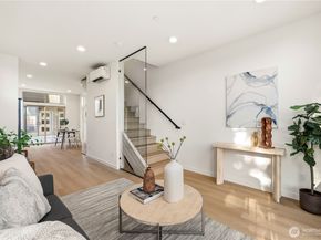 3817 D Fremont Avenue N, Seattle WA 98103