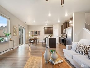 4462 Sand Dollar Street, Bremerton WA 98312