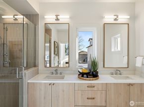 9311 132nd Avenue NE A, Kirkland WA 98033