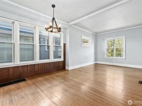 1721 3rd Avenue N, Seattle WA 98109