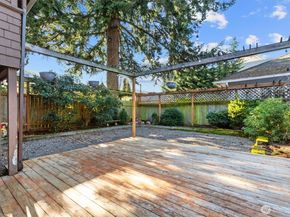 1721 3rd Avenue N, Seattle WA 98109