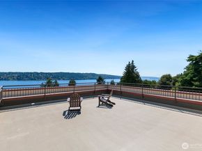 3820 NE 155th Place 902, Lake Forest Park WA 98155