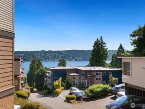 3820 NE 155th Place 902, Lake Forest Park WA 98155