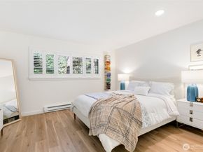 3820 NE 155th Place 902, Lake Forest Park WA 98155