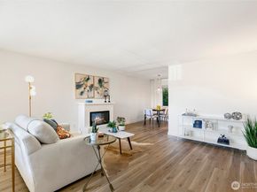 3820 NE 155th Place 902, Lake Forest Park WA 98155