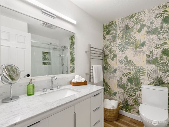 3820 NE 155th Place 902, Lake Forest Park WA 98155