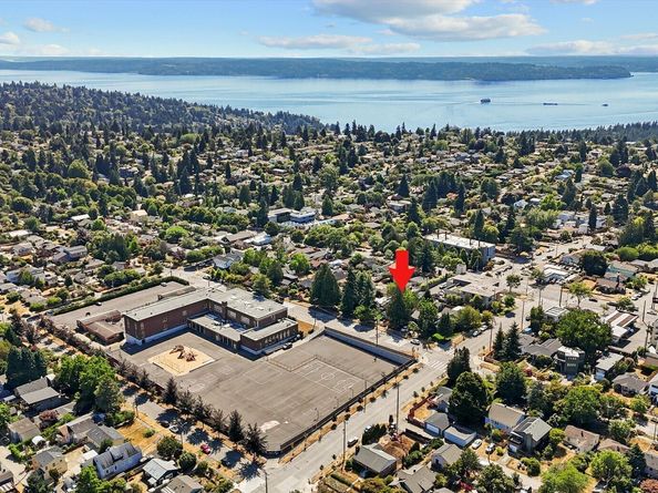 7713 34th Avenue SW, Seattle WA 98126