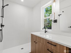 7713 34th Avenue SW, Seattle WA 98126