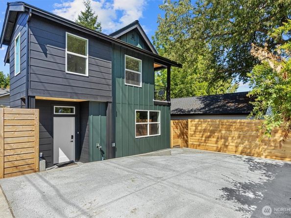 7713 34th Avenue SW, Seattle WA 98126