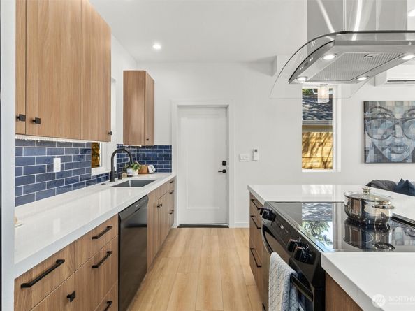 7713 34th Avenue SW, Seattle WA 98126