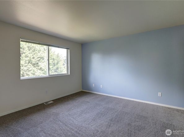 2208 S 380th Street, Federal Way WA 98003