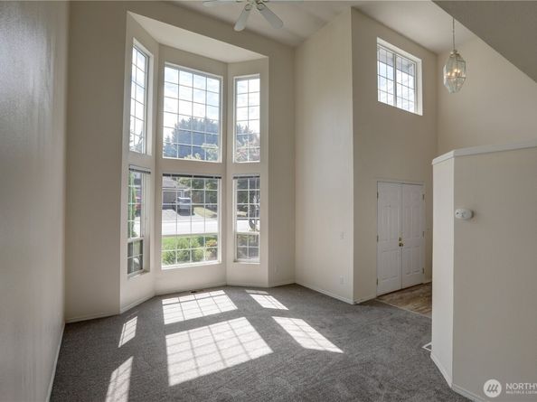 2208 S 380th Street, Federal Way WA 98003