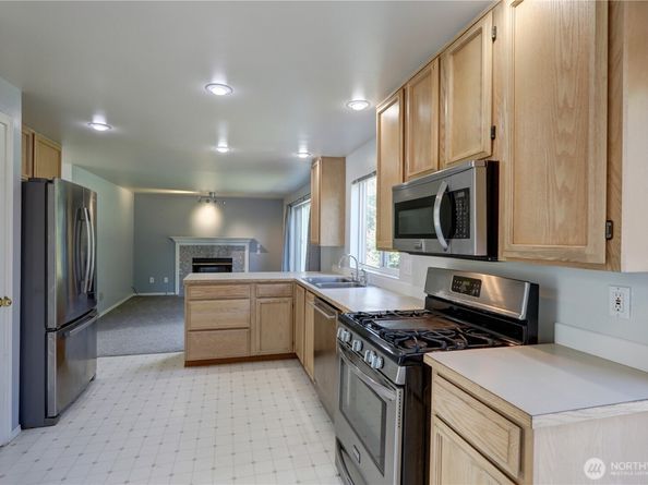 2208 S 380th Street, Federal Way WA 98003