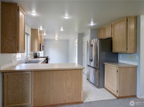 2208 S 380th Street, Federal Way WA 98003