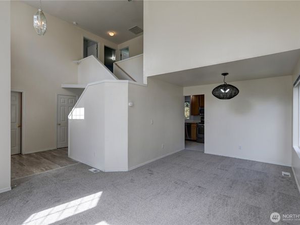 2208 S 380th Street, Federal Way WA 98003