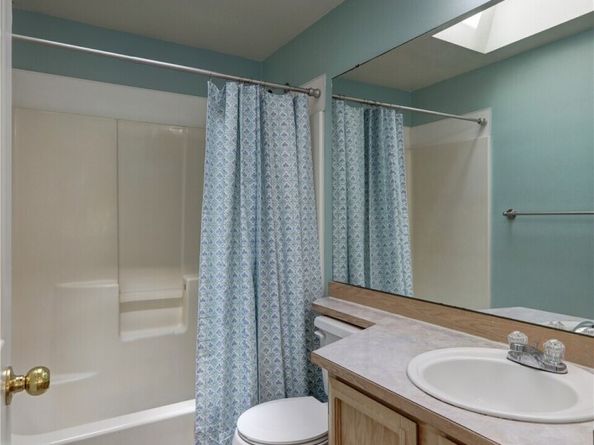 2208 S 380th Street, Federal Way WA 98003