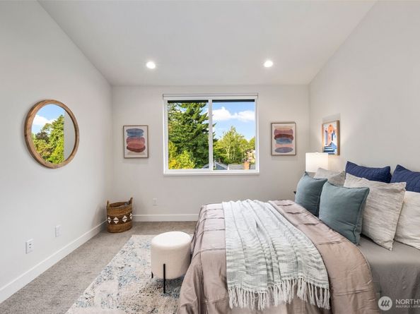2667 51st Avenue SW, Seattle WA 98116