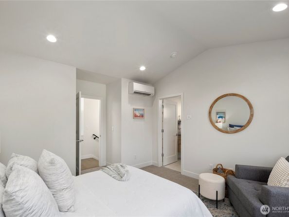 2667 51st Avenue SW, Seattle WA 98116