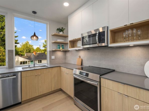 2667 51st Avenue SW, Seattle WA 98116