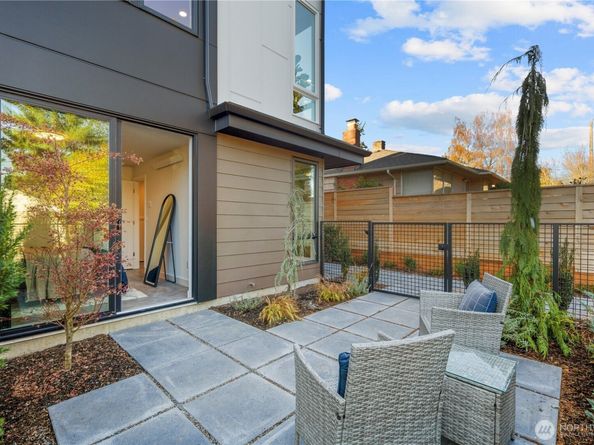 2667 51st Avenue SW, Seattle WA 98116