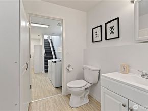 4059 Latona Avenue NE, Seattle WA 98105