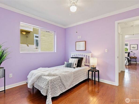4059 Latona Avenue NE, Seattle WA 98105